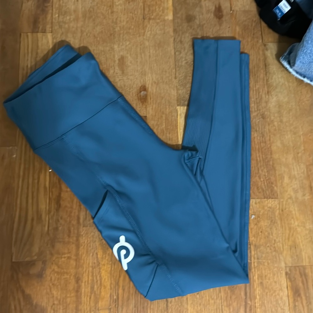 LIKE NEW! ONLY WORN ONCE Peloton Leggings